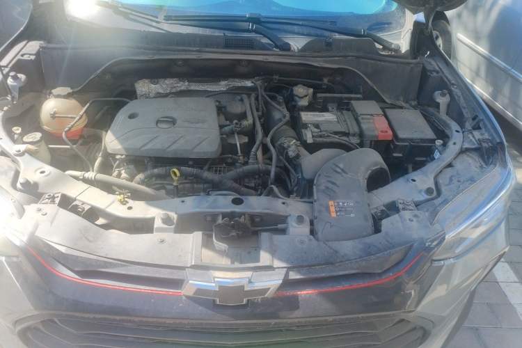 Used Chevrolet Trax 2019 Redline 335T CVT Top-Tier Model China VI Standard Engine Bay