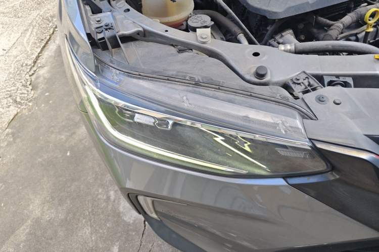 Used Chevrolet Trax 2019 Redline 335T CVT Top-Tier Model China VI Standard Exterior 1
