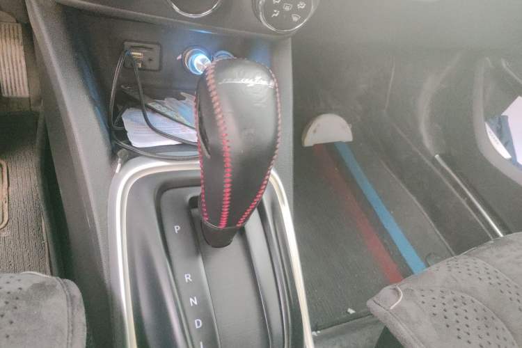 Used Chevrolet Trax 2019 Redline 335T CVT Top-Tier Model China VI Standard Gear Lever