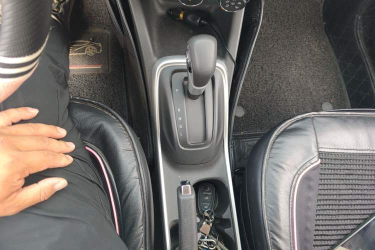 Used Chevrolet Trax 2019 Redline 335T CVT Top-Tier Model China VI Standard Gear Lever