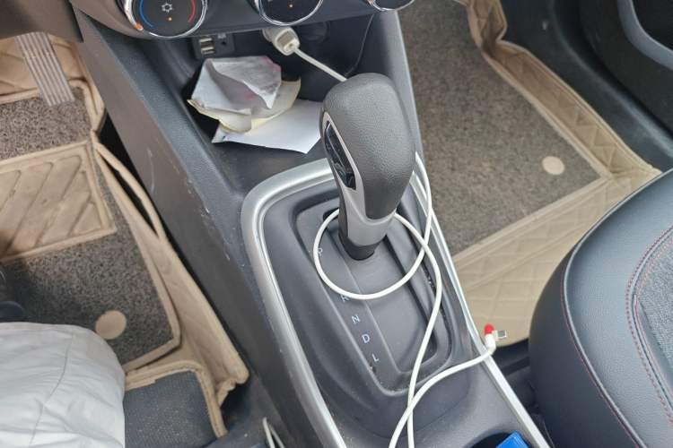 Used Chevrolet Trax 2019 Redline 325T Automatic Fun Edition China VI Standard Gear Lever
