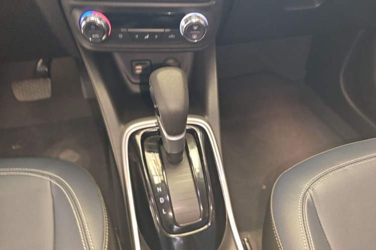 Used Chevrolet Trax 2019 Redline 335T CVT Luxury Edition China VI Standard Gear Lever