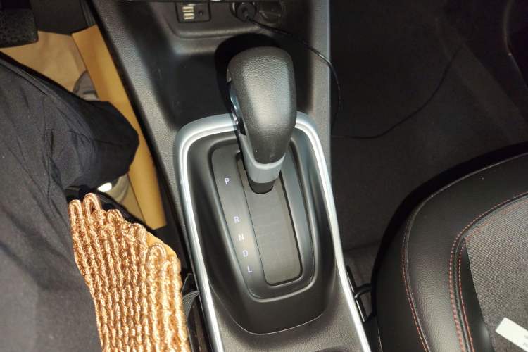 Used Chevrolet Trax 2019 Redline 335T CVT Top-Tier Model China VI Standard Gear Lever