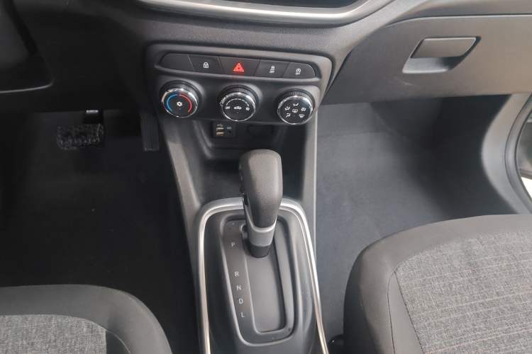 Used Chevrolet Trax 2019 Redline 335T CVT Trendy Version China VI Standard Gear Lever