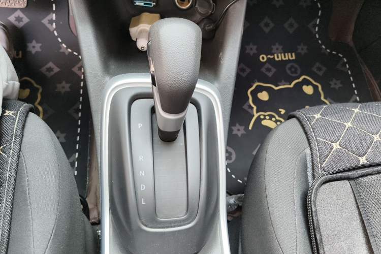 Used Chevrolet Trax 2019 Redline 335T CVT Trendy Version China VI Standard Gear Lever