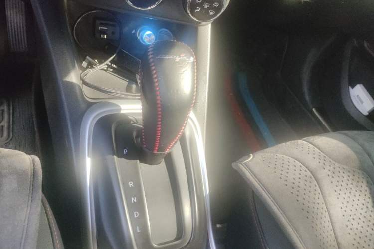 Used Chevrolet Trax 2019 Redline 335T CVT Top-Tier Model China VI Standard Gear Lever