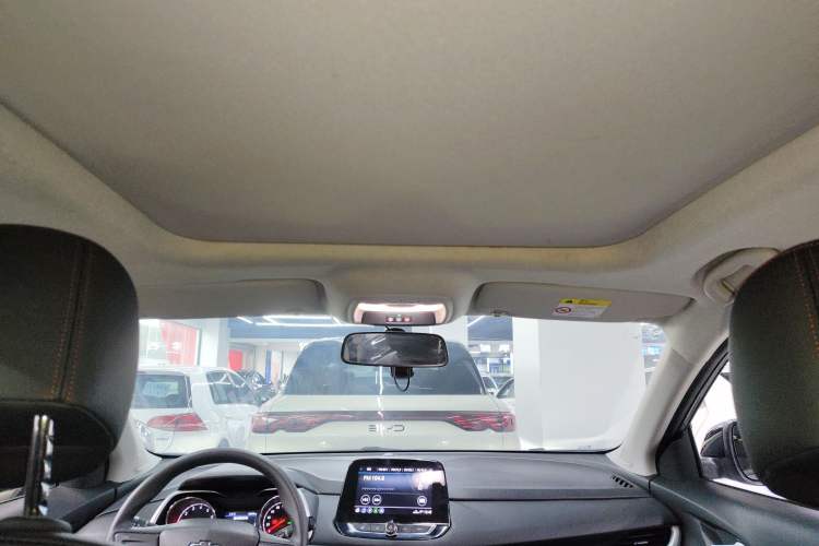 Used Chevrolet Trax 2019 Redline 325T Automatic Fun Edition China VI Standard Headliner