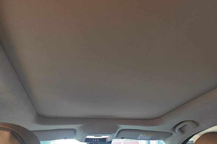 Used Chevrolet Trax 2019 Redline 335T CVT Top-Tier Model China VI Standard Headliner