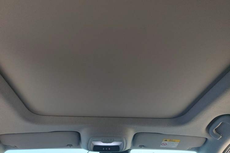 Used Chevrolet Trax 2019 Redline 335T CVT Top-Tier Model China VI Standard Headliner