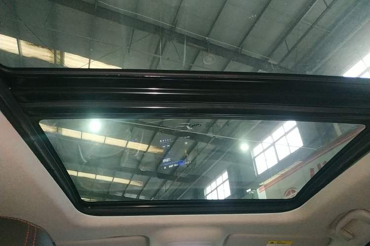 Used Chevrolet Trax 2019 Redline 325T Automatic Fun Edition China VI Standard Headliner