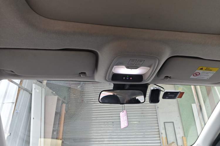 Used Chevrolet Trax 2019 Redline 335T CVT Top-Tier Model China VI Standard Headliner
