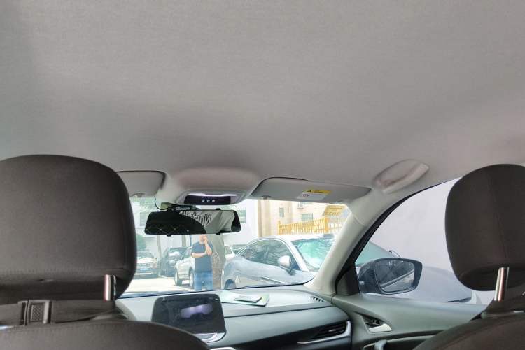 Used Chevrolet Trax 2019 Redline 335T CVT Trendy Version China VI Standard Headliner