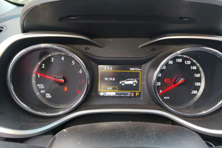 Used Chevrolet Trax 2019 Redline 325T Automatic Fun Edition China VI Standard Instrument Cluster