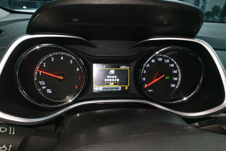 Used Chevrolet Trax 2019 Redline 325T Automatic Fun Edition China VI Standard Instrument Cluster