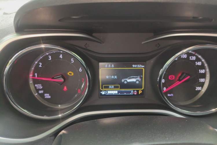 Used Chevrolet Trax 2019 Redline 325T Automatic Fun Edition China VI Standard Instrument Cluster