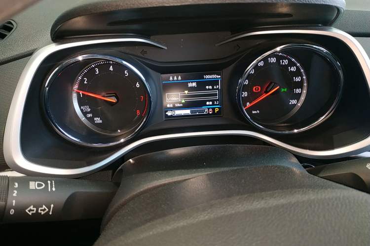 Used Chevrolet Trax 2019 Redline 325T Automatic Fun Edition China VI Standard Instrument Cluster