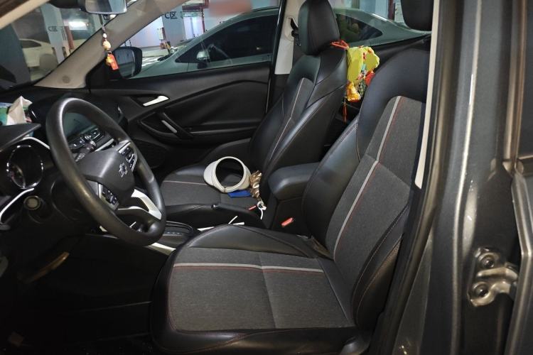 Used Chevrolet Trax 2019 Redline 335T CVT Top-Tier Model China VI Standard Left Front Seat