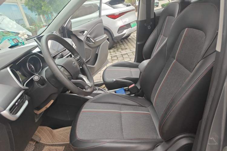 Used Chevrolet Trax 2019 Redline 325T Automatic Fun Edition China VI Standard Left Front Seat