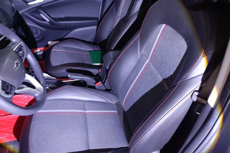 Used Chevrolet Trax 2019 Redline 335T CVT Top-Tier Model China VI Standard Left Front Seat