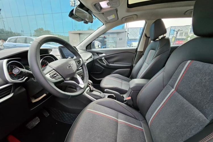 Used Chevrolet Trax 2019 Redline 335T CVT Top-Tier Model China VI Standard Left Front Seat