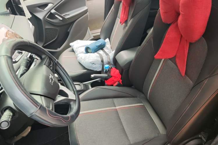 Used Chevrolet Trax 2019 Redline 325T Automatic Fun Edition China VI Standard Left Front Seat
