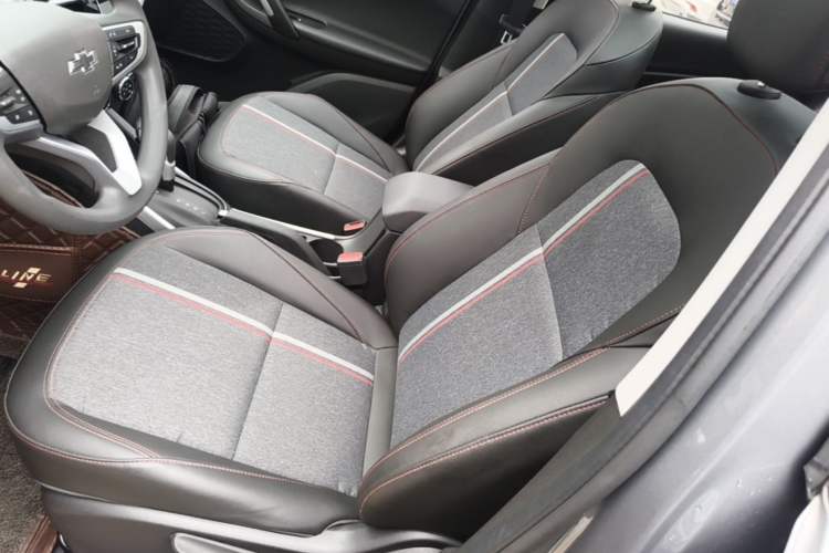 Used Chevrolet Trax 2019 Redline 335T CVT Top-Tier Model China VI Standard Left Front Seat