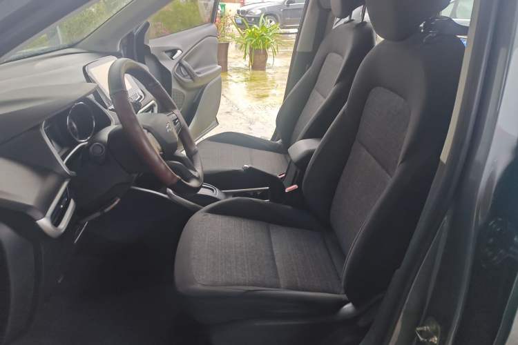 Used Chevrolet Trax 2019 Redline 335T CVT Trendy Version China VI Standard Left Front Seat