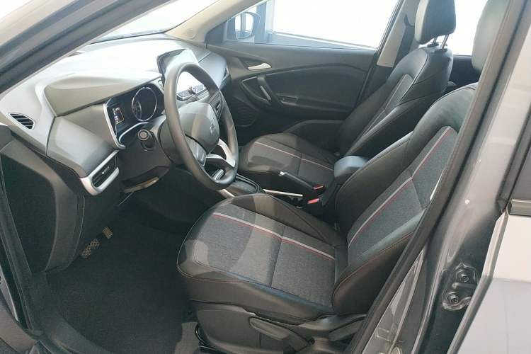 Used Chevrolet Trax 2019 Redline 325T Automatic Fun Edition China VI Standard Left Front Seat