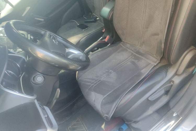 Used Chevrolet Trax 2019 Redline 335T CVT Top-Tier Model China VI Standard Left Front Seat