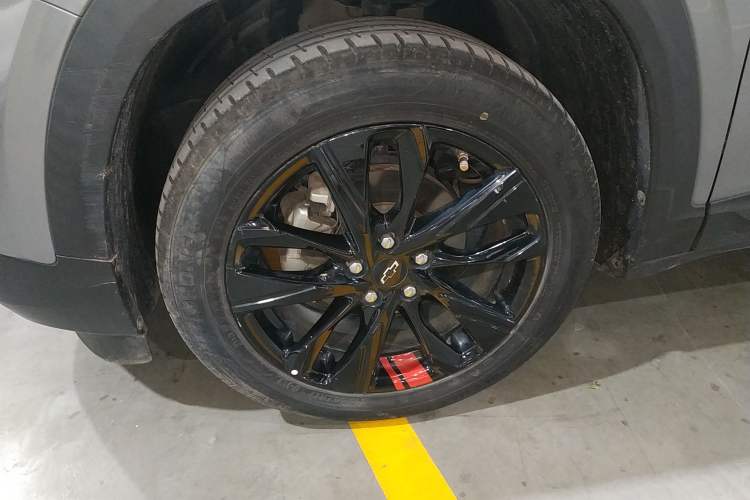 Used Chevrolet Trax 2019 Redline 325T Automatic Fun Edition China VI Standard Left Front Wheel Hub