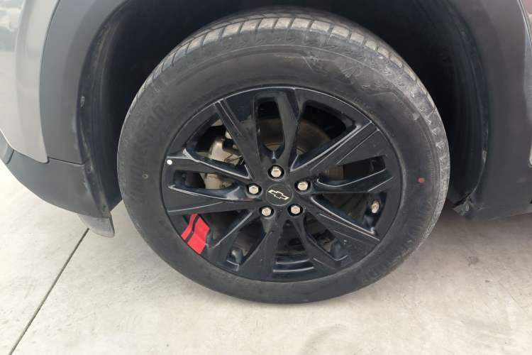 Used Chevrolet Trax 2019 Redline 335T CVT Top-Tier Model China VI Standard Left Front Wheel Hub
