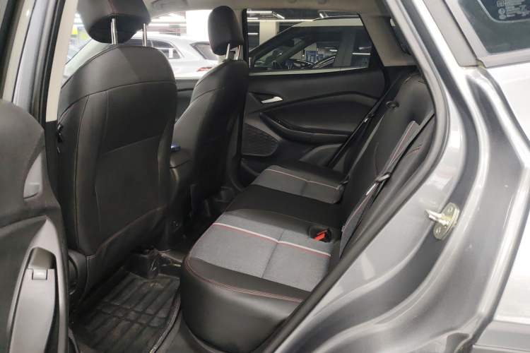 Used Chevrolet Trax 2019 Redline 325T Automatic Fun Edition China VI Standard Left Rear Seat