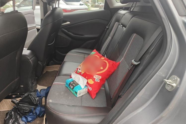 Used Chevrolet Trax 2019 Redline 325T Automatic Fun Edition China VI Standard Left Rear Seat