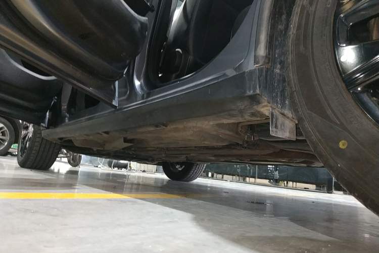 Used Chevrolet Trax 2019 Redline 325T Automatic Fun Edition China VI Standard Left Side Sill