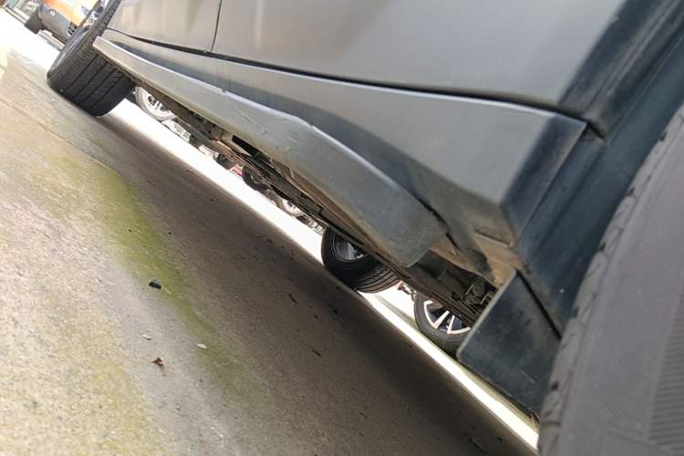 Used Chevrolet Trax 2019 Redline 335T CVT Luxury Edition China VI Standard Left Side Sill