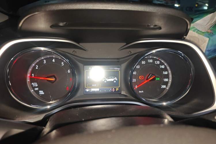 Used Chevrolet Trax 2019 Redline 335T CVT Top-Tier Model China VI Standard Odometer Close Up