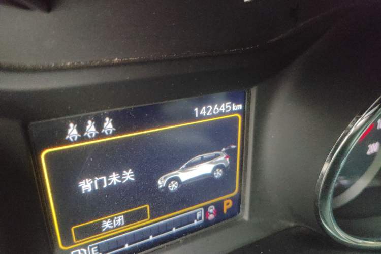 Used Chevrolet Trax 2019 Redline 335T CVT Top-Tier Model China VI Standard Odometer Close Up