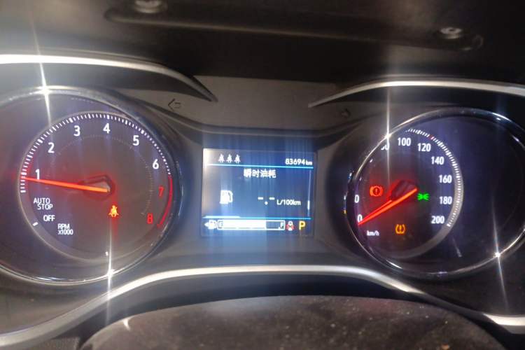 Used Chevrolet Trax 2019 Redline 335T CVT Top-Tier Model China VI Standard Odometer Close Up