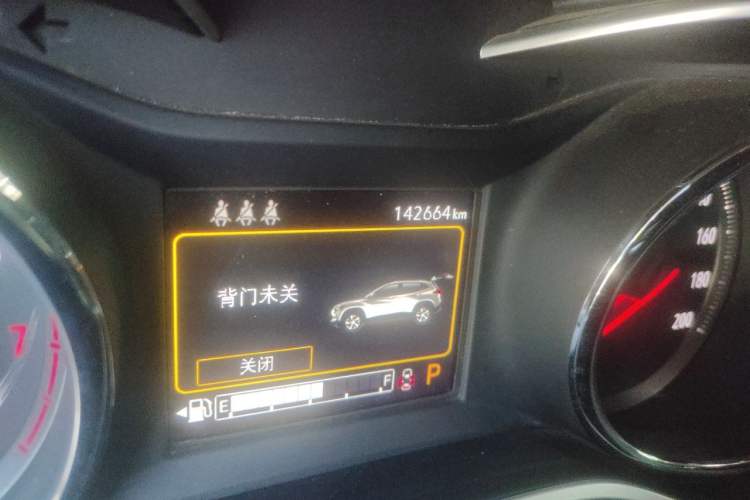 Used Chevrolet Trax 2019 Redline 335T CVT Top-Tier Model China VI Standard Odometer Close Up