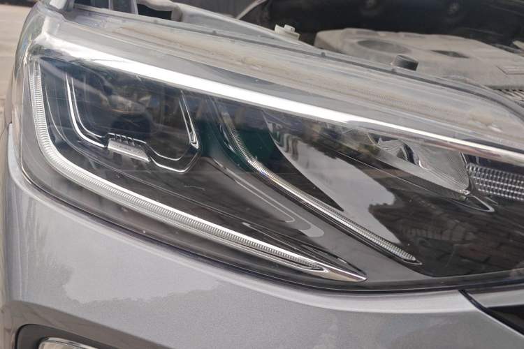Used Chevrolet Trax 2019 Redline 325T Automatic Fun Edition China VI Standard Right Front Headlight