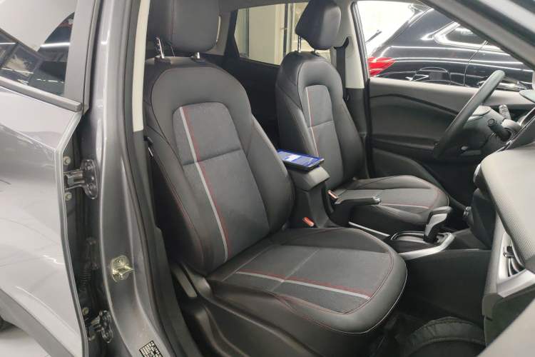 Used Chevrolet Trax 2019 Redline 325T Automatic Fun Edition China VI Standard Right Front Seat