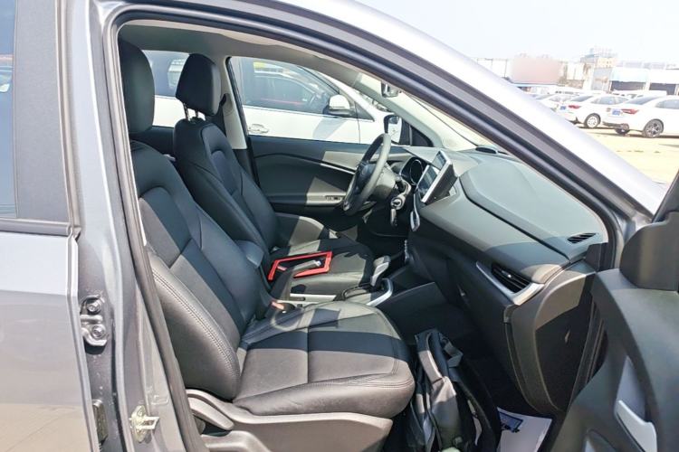 Used Chevrolet Trax 2019 Redline 335T CVT Trendy Version China VI Standard Right Front Seat