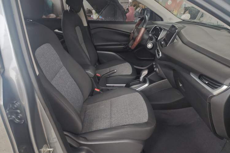 Used Chevrolet Trax 2019 Redline 335T CVT Trendy Version China VI Standard Right Front Seat