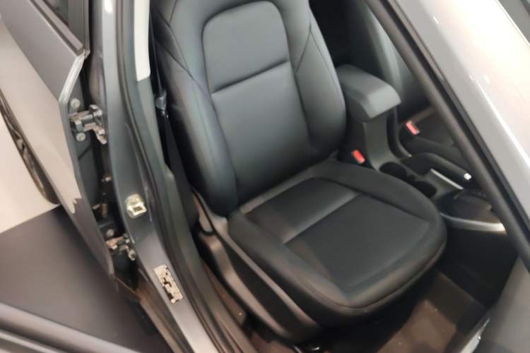 Used Chevrolet Trax 2019 Redline 335T CVT Trendy Version China VI Standard Right Front Seat