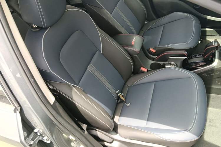 Used Chevrolet Trax 2019 Redline 335T CVT Luxury Edition China VI Standard Right Front Seat