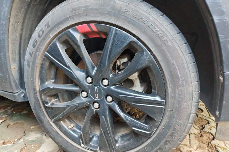 Used Chevrolet Trax 2019 Redline 335T CVT Luxury Edition China VI Standard Right Front Wheel Hub