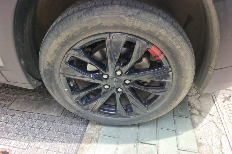 Used Chevrolet Trax 2019 Redline 335T CVT Luxury Edition China VI Standard Right Front Wheel Hub