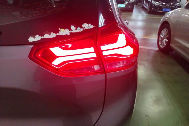 Used Chevrolet Trax 2019 Redline 335T CVT Top-Tier Model China VI Standard Right Rear Taillight