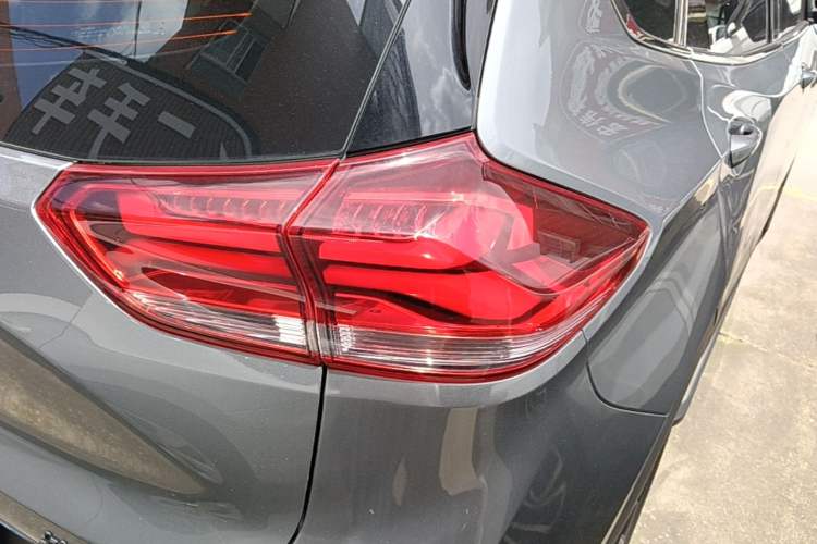 Used Chevrolet Trax 2019 Redline 335T CVT Luxury Edition China VI Standard Right Rear Taillight
