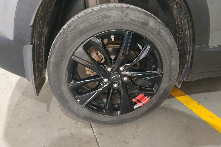 Used Chevrolet Trax 2019 Redline 325T Automatic Fun Edition China VI Standard Right Rear Wheel Hub